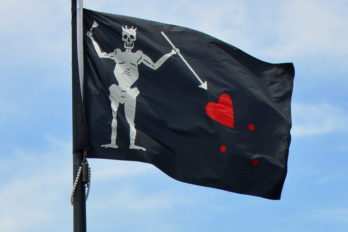 Blackbeard Pirate Flag Wallpaper